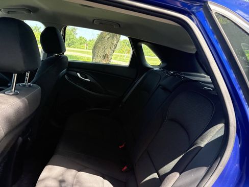 Used 2019 Hyundai Elantra GT FWD image 26