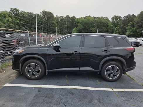 Used 2025 Nissan Rogue SV FWD image 2