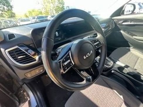 Used 2025 Kia Seltos S image 15