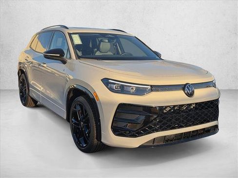 New 2026 Volkswagen Tiguan SE R-Line image 7