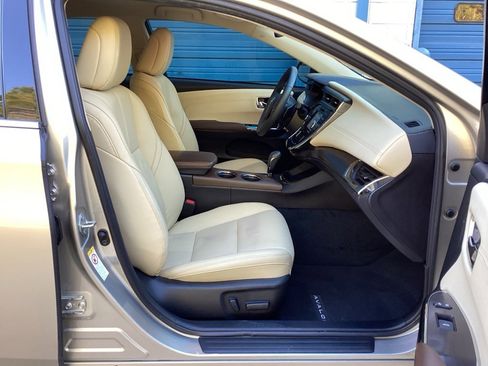 Used 2018 Toyota Avalon XLE image 30