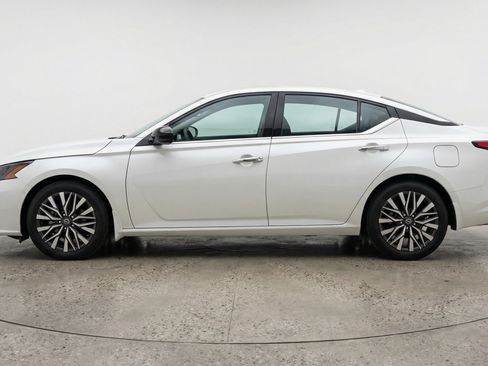 Used 2025 Nissan Altima 2.5 SV image 5