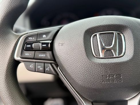 Used 2019 Honda Accord LX image 32