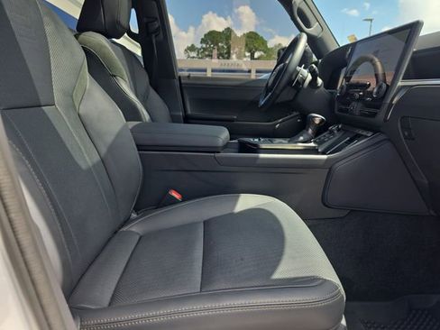 Used 2025 Lexus GX 550 AWD/4WD image 33