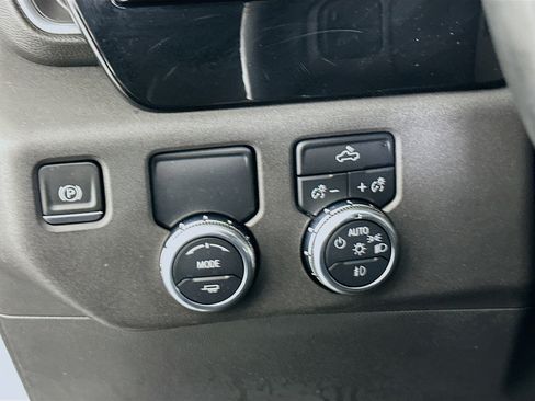 Used 2023 GMC Sierra 1500 Elevation image 16