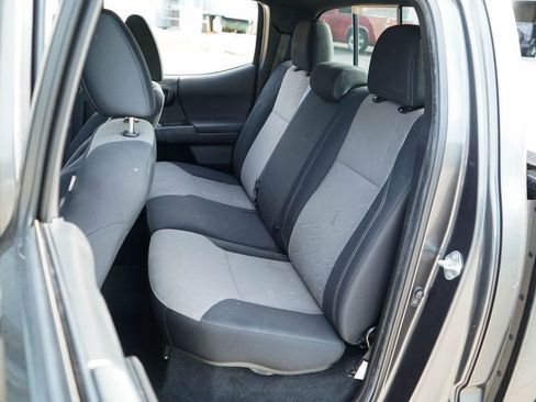 Used 2022 Toyota Tacoma TRD Off-Road w/ Technology Package image 34