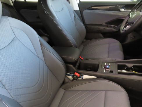 New 2026 Volkswagen Tiguan SE image 26