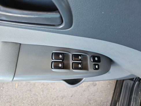 Used 2014 Kia Sedona LX FWD image 16