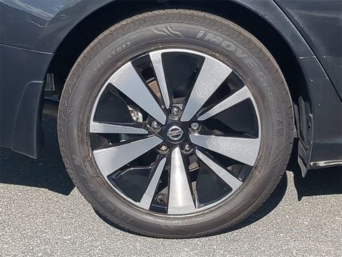 Used 2021 Nissan Altima 2.5 SV w/ SV Premium Package image 11