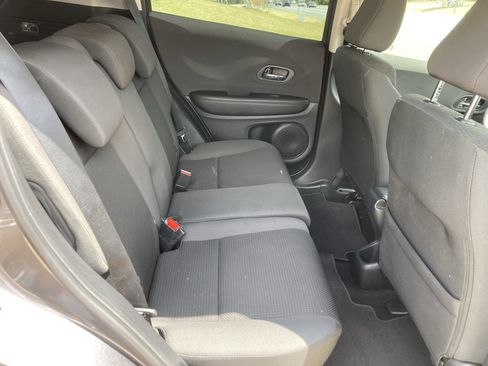 Used 2019 Honda HR-V LX image 13