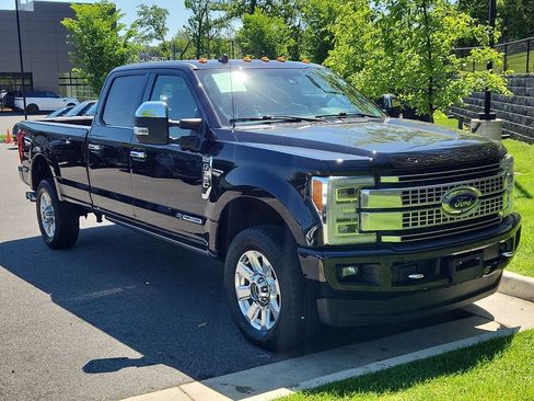 Used 2019 Ford F350 Platinum w/ Platinum Ultimate Package AWD/4WD image 10