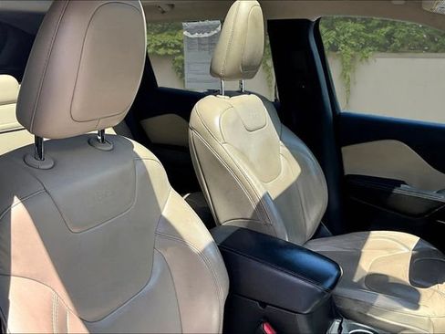 Used 2016 Jeep Cherokee Limited AWD/4WD image 29