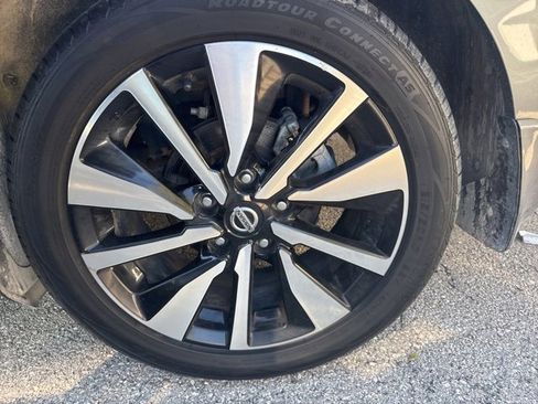 Used 2023 Nissan Sentra SV w/ SV Premium Package image 21