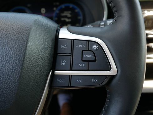 Certified 2024 Toyota Highlander Platinum AWD/4WD image 29