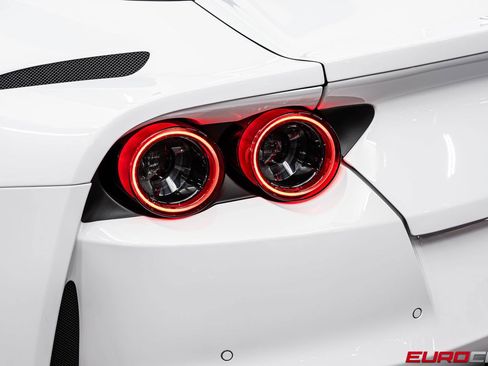 Used 2021 Ferrari 812 GTS image 23