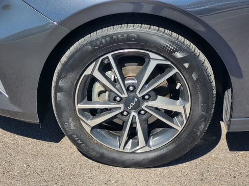 Used 2024 Kia Forte LXS image 9