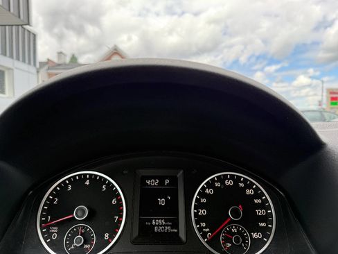 Used 2011 Volkswagen Tiguan S image 15