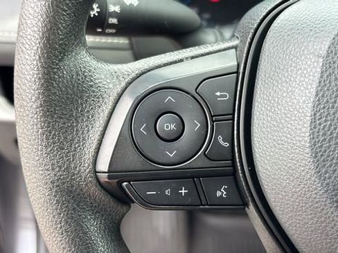 Used 2025 Toyota RAV4 LE AWD/4WD image 13