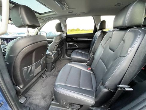 Certified 2023 Kia Telluride S w/ S Sunroof Package AWD/4WD image 23