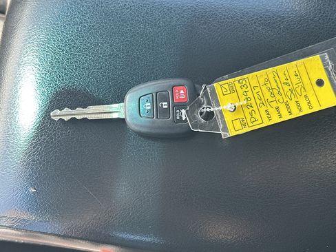 Used 2017 Toyota Camry SE FWD image 24