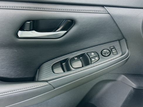 Used 2025 Nissan Sentra SV image 15