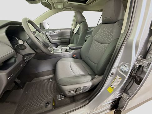 Used 2025 Toyota RAV4 XLE w/ Convenience Package image 14
