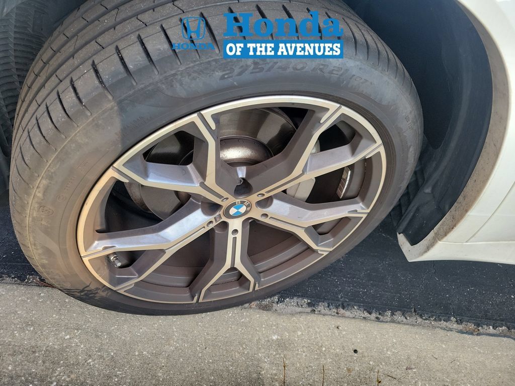 Used 2023 BMW X5 sDrive40i w/ M Sport Package RWD image 4