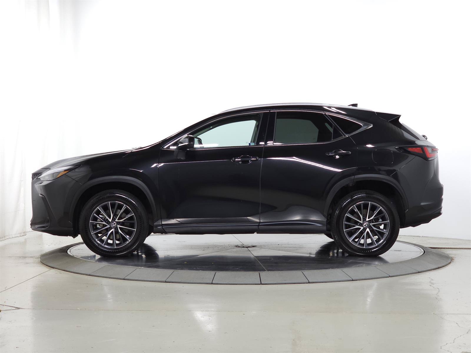 Used 2024 Lexus NX 350 AWD image 4