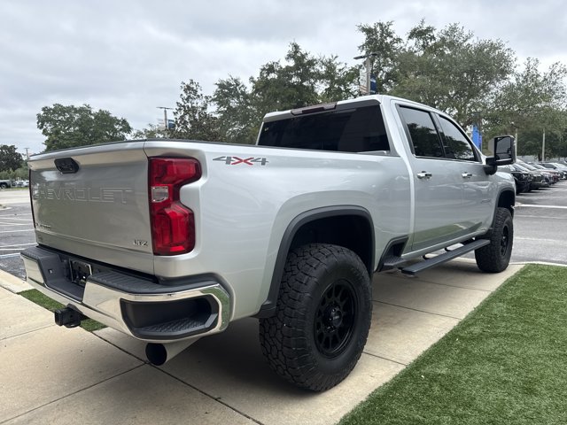 Used 2022 Chevrolet Silverado 2500 LTZ AWD/4WD image 3