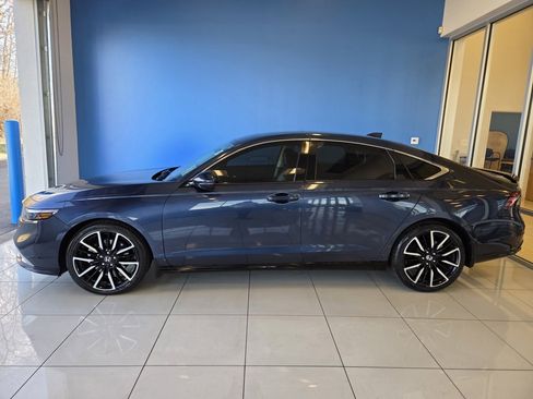 Used 2023 Honda Accord Touring image 4