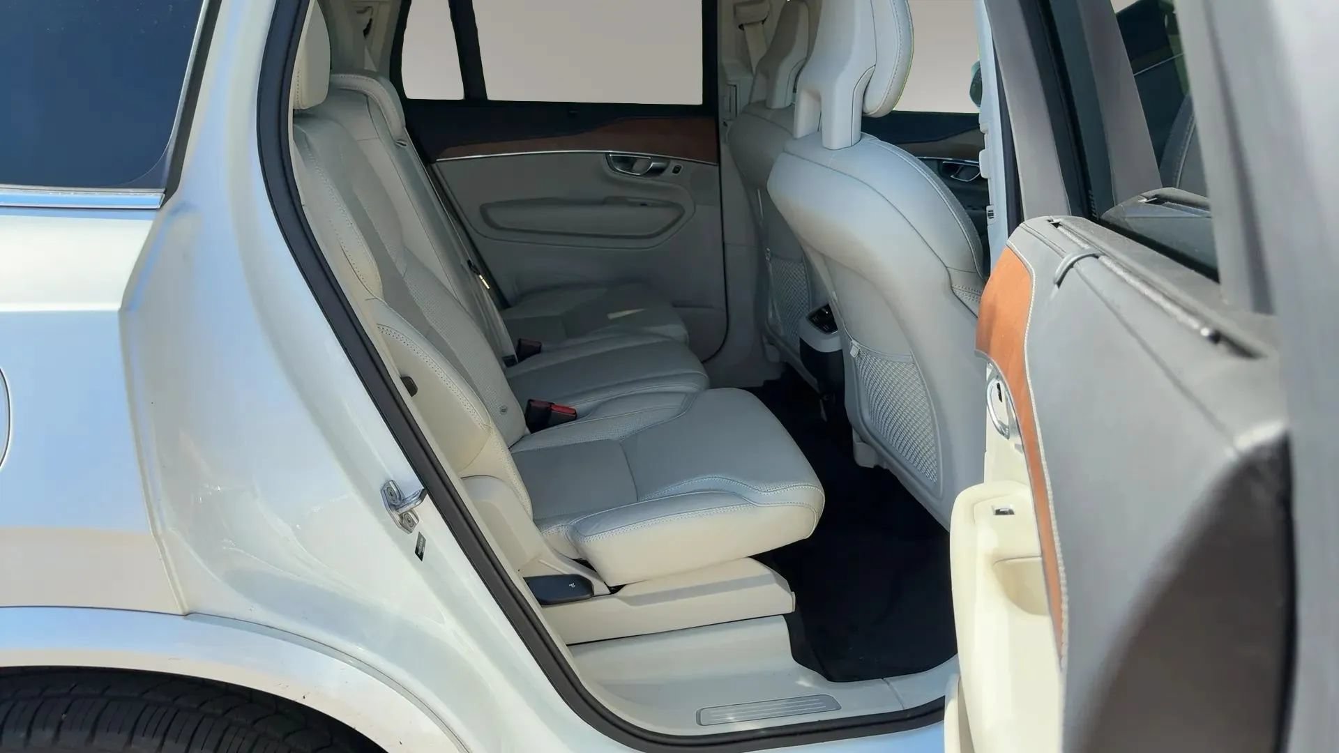 Used 2017 Volvo XC90 T6 Inscription w/ Vision Package AWD/4WD image 18