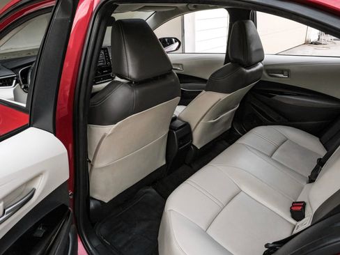 Used 2020 Toyota Corolla XLE image 41