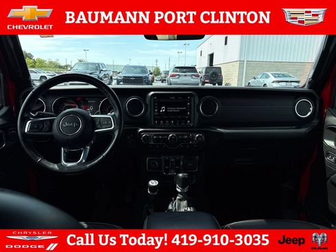 Used 2022 Jeep Wrangler Unlimited Sahara w/ LED Lighting Group AWD/4WD image 13