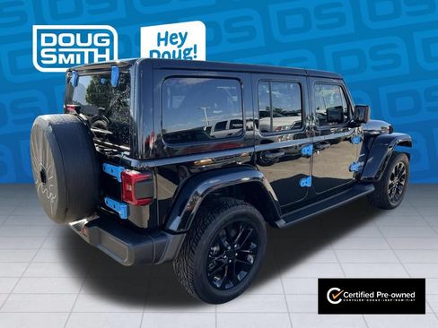 Used 2022 Jeep Wrangler Unlimited Sahara AWD/4WD image 6