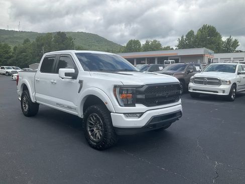 Used 2022 Ford F150 XLT w/ Equipment Group 302A High AWD/4WD image 3