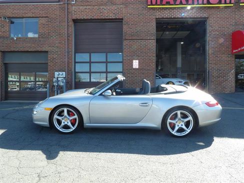 Used 2006 Porsche 911 Carrera S image 2