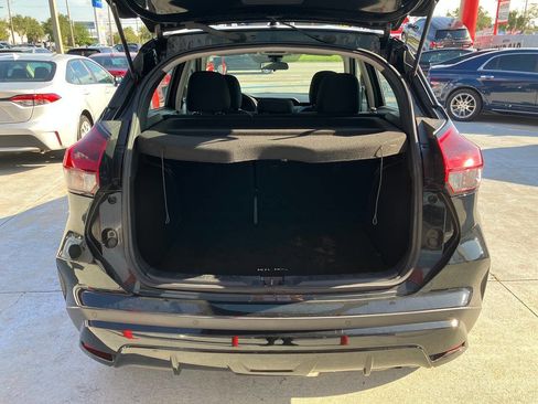 Used 2021 Nissan Kicks SV image 6