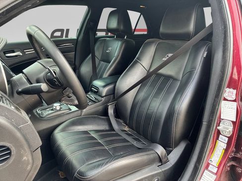 Used 2023 Chrysler 300 S RWD image 11