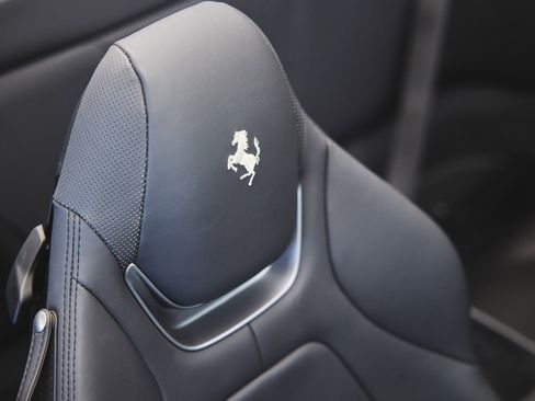 Used 2019 Ferrari Portofino image 40