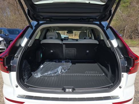 New 2026 Volvo XC60 T8 Ultra w/ Protection Package Premier AWD/4WD image 17
