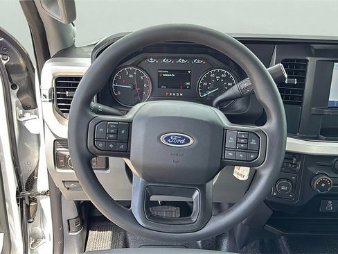 New 2025 Ford F250 XLT w/ FX4 Off-Road Package image 11