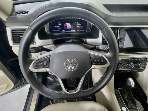 Used 2023 Volkswagen Atlas SE AWD/4WD image 11