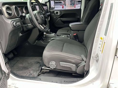 Used 2018 Jeep Wrangler Unlimited Sport S AWD/4WD image 25