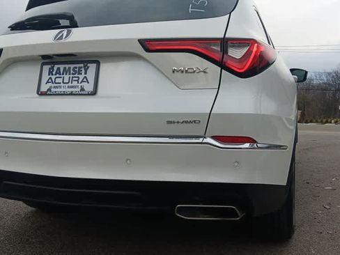 Used 2023 Acura MDX SH-AWD w/ Technology Package image 5