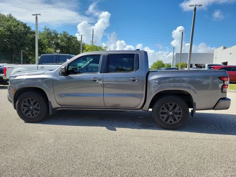Used 2022 Nissan Frontier SV RWD image 9