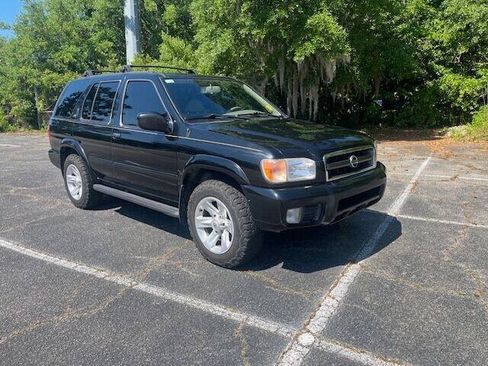 Used 2002 Nissan Pathfinder LE AWD/4WD image 1