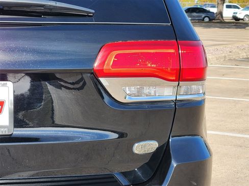 Used 2018 Jeep Grand Cherokee Overland image 10
