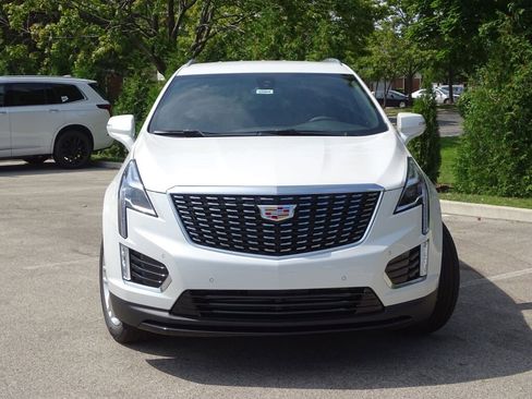 New 2025 Cadillac XT5 Luxury image 3