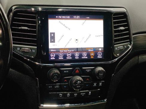 Used 2019 Jeep Grand Cherokee Altitude AWD/4WD image 6