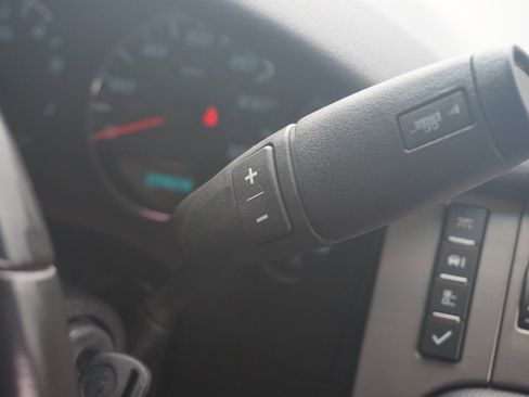 Used 2011 Chevrolet Avalanche LT w/ Luxury Package image 28